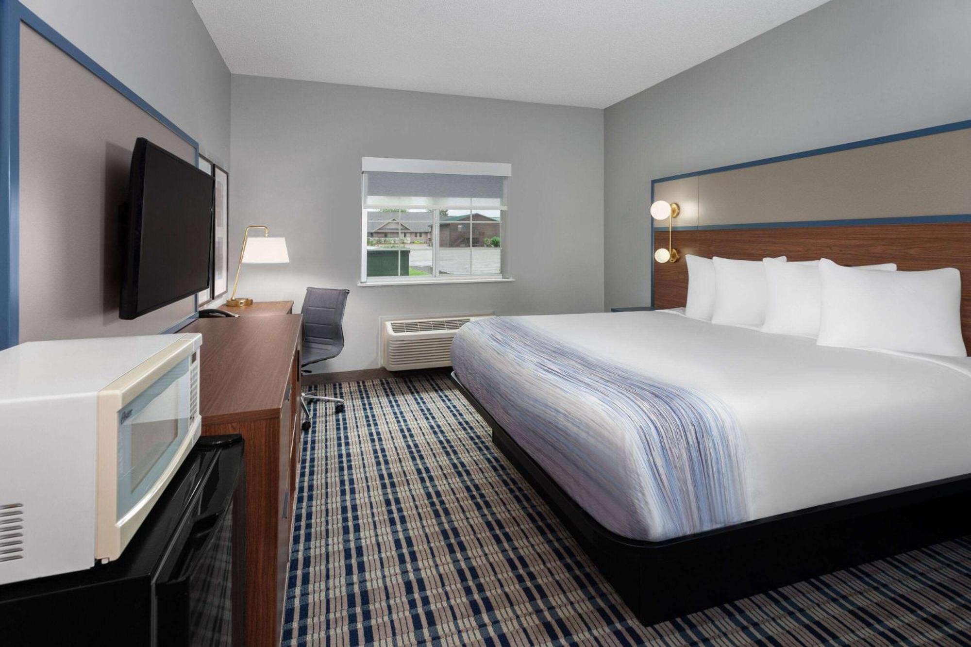 Americinn By Wyndham Eagle River Downtown Exterior foto